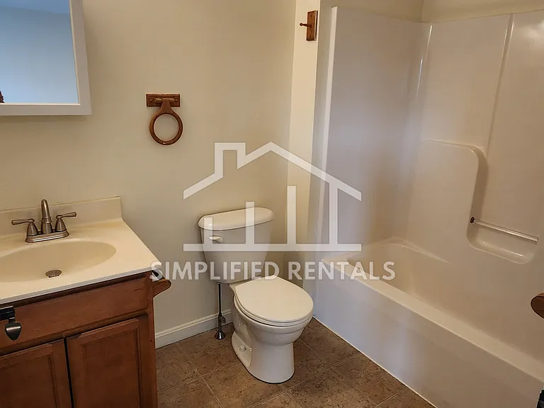 Townsend Ln Townhomes — Photo 8