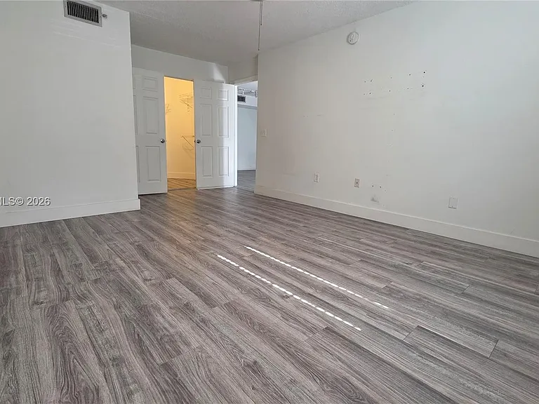 5011 Wiles Rd #203 — Photo 6