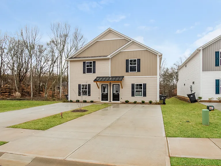 316 Noble Ln — Photo 1