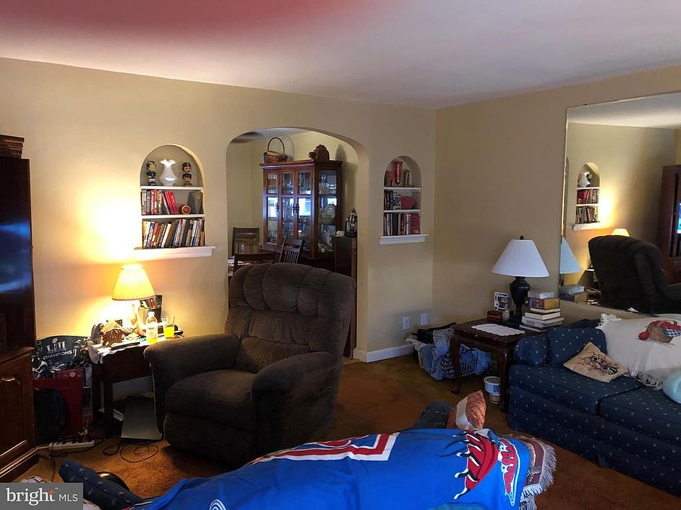 2nd image of 4432 Teesdale St