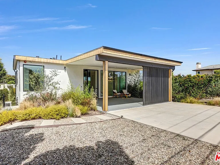 6656 Dume Dr #B — Photo 2
