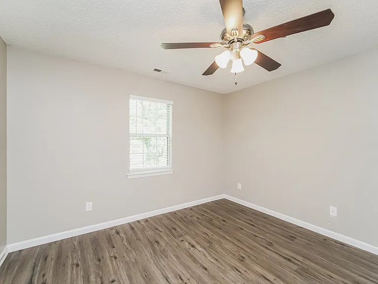 8433 Cullingford Ln — Photo 13