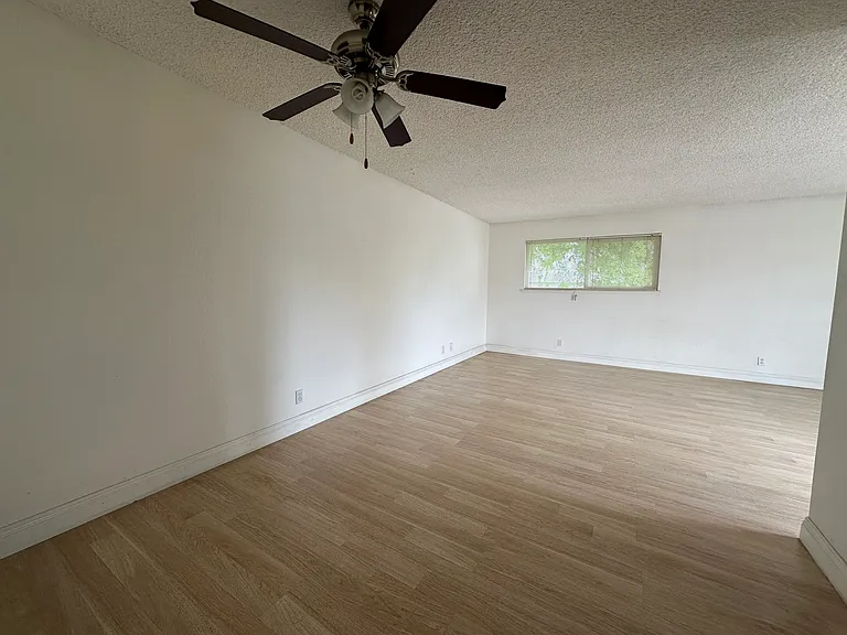 6201 Carlow Dr #4 — Photo 17