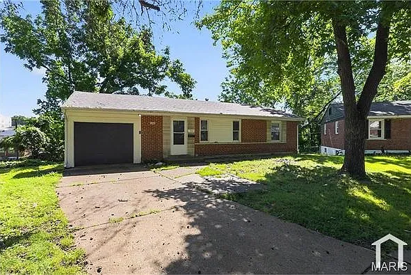 3 bed, 976 sqft, $1,350 — Photo 2