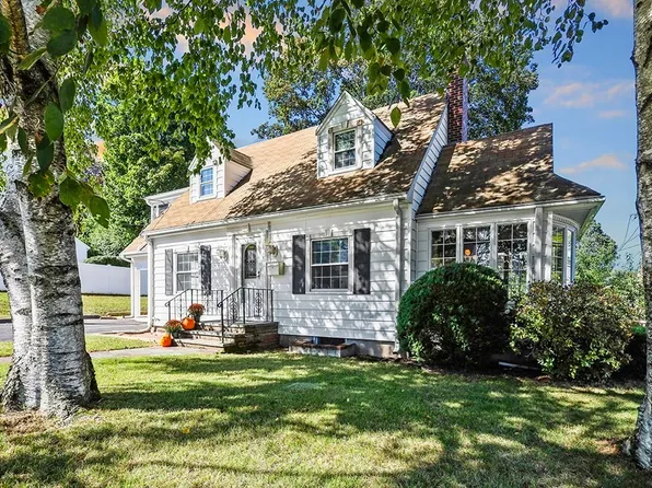 5 Carpenter St, Norwood, MA 02062
