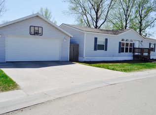5034 Copper Gate Dr, Grand Forks, ND 58201