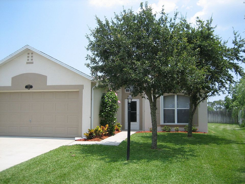 1st image of 1121 White Oak Cir