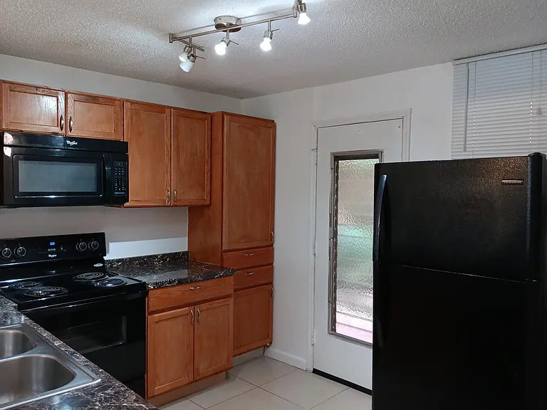 NW 68th Ave — Photo 8