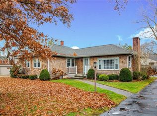 11 Wamsutta Ave, Barrington, RI 02806