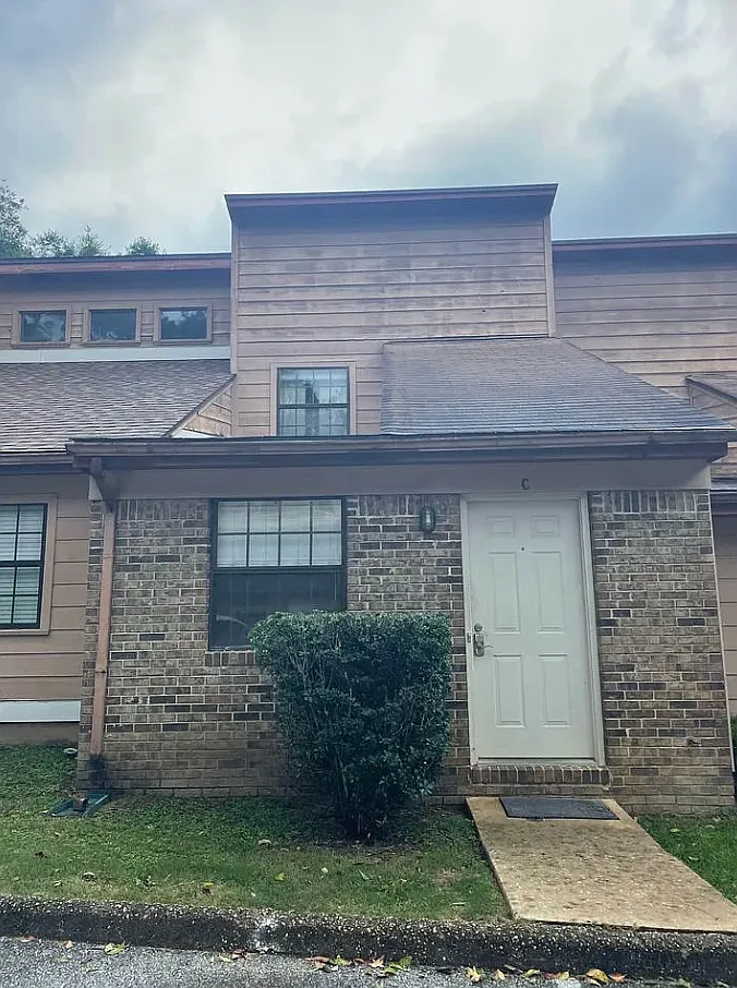 3 bed, 2.0 bath, 1120 sqft, $1,495 — Photo 1