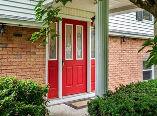 16 Gail Dr, Westfield, MA 01085