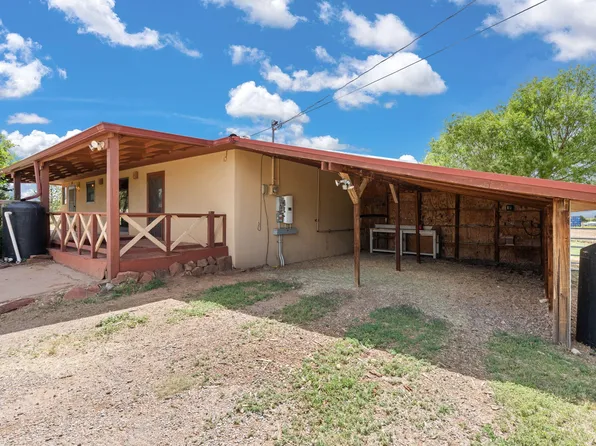 31 Baugus Ln, Edgewood, NM 87015