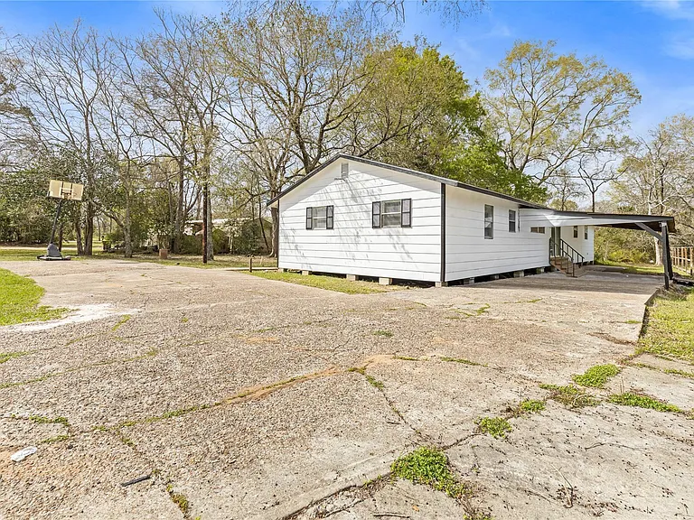 804 Avenue I — Photo 35