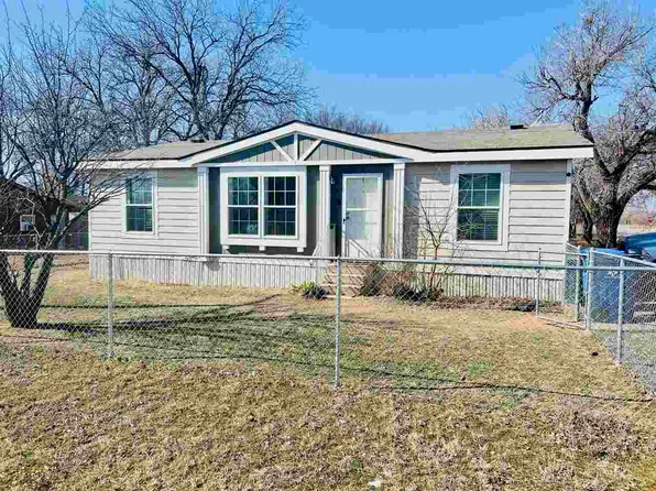 810 N 7th St, Cache, OK 73527