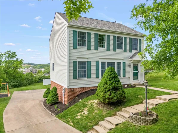 8 Trotwood Cir, Canonsburg, PA 15317
