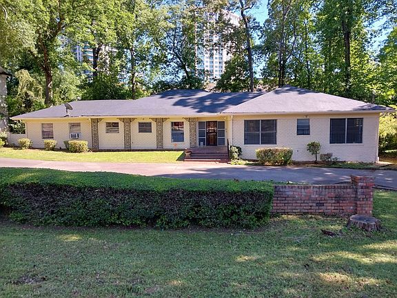 3rd image of 757 Old Ivy Rd NE