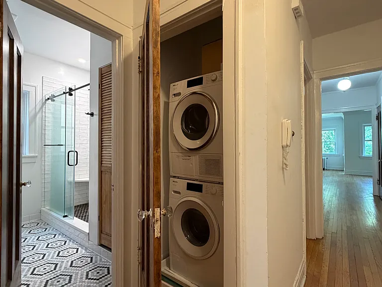 1110 Grove St #2W — Photo 10