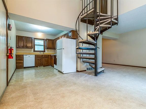 4th image of 1526 Linda Dr