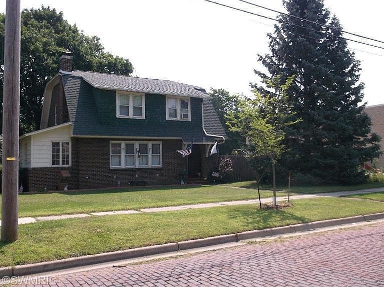 1st image of 300 S Nottawa St