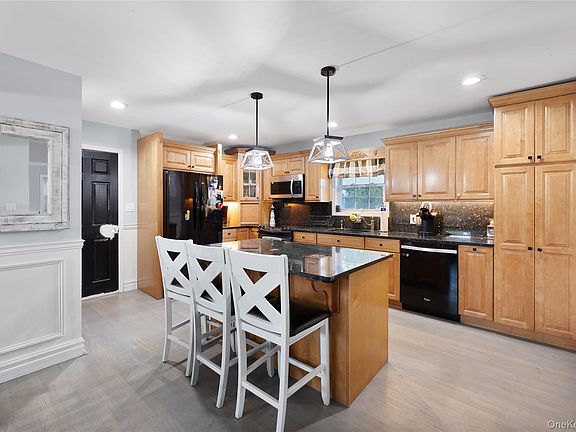 3rd image of 65 Timberpoint Road