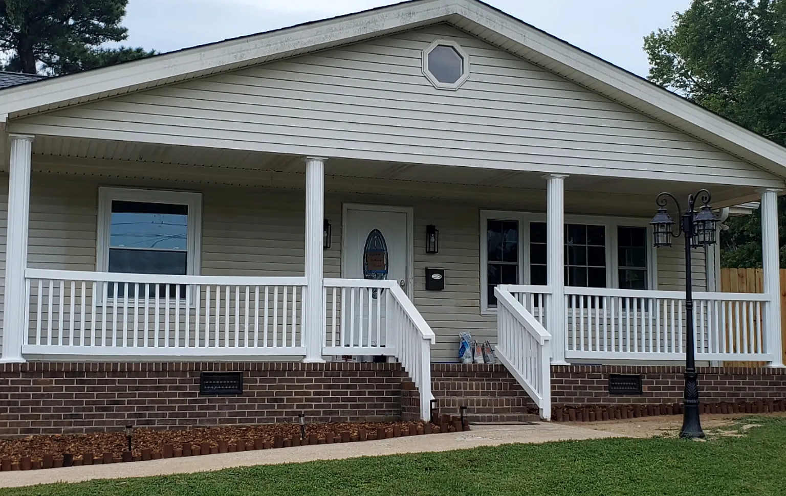3 bed, 1338 sqft, $1,975 — Photo 1
