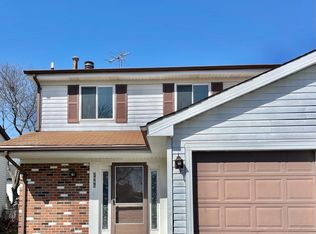 2086 Millpond Ln, Hanover Park, IL