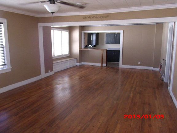 3rd image of 904 S Broadway St