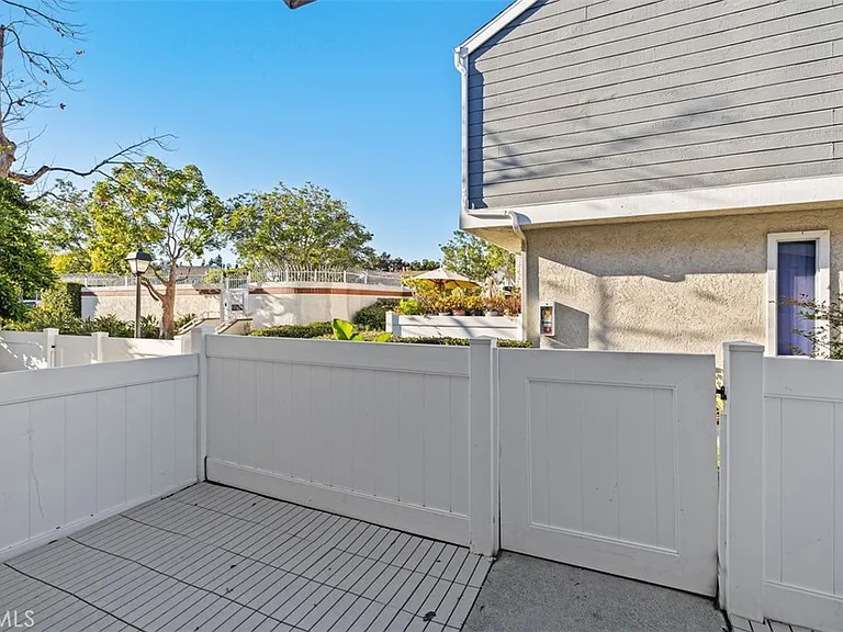63 Bentwood Ln #63 — Photo 23