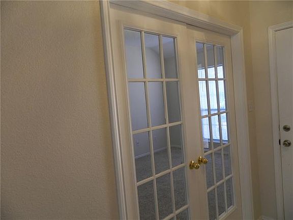 3rd image of 4024 Colorado Springs Dr