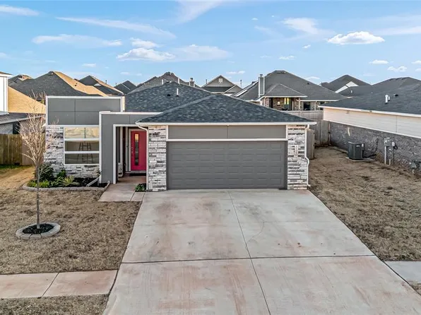 8108 NW 153rd St, Edmond, OK 73013