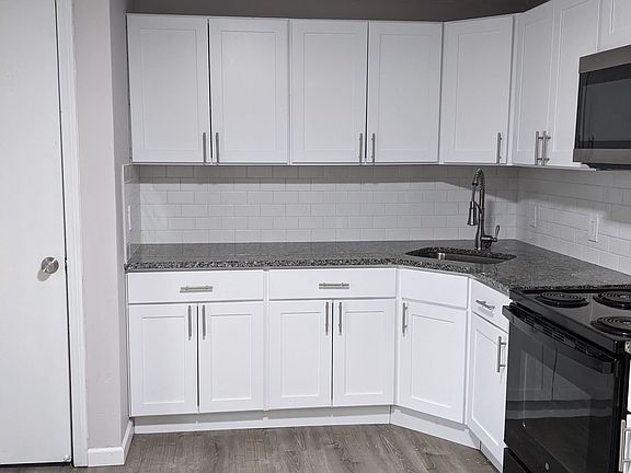 3rd image of 61 Zuella Dr Unit 1
