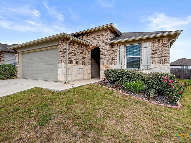 849 Gerardia Ct — Photo 2