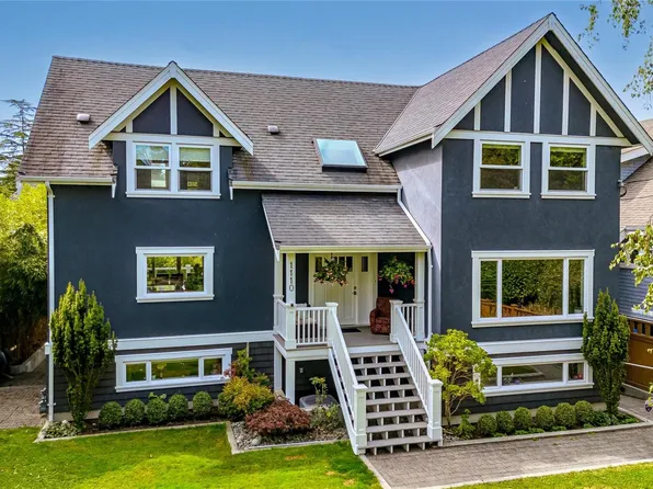 1110 Newport Ave, Oak Bay, BC V8S 5E4