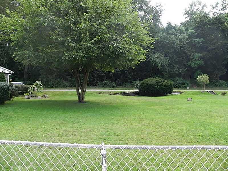 2nd image of 609 Miller St