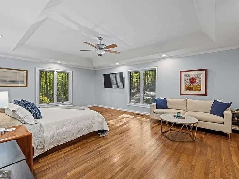 2090 N Jefferson St NE — Photo 12