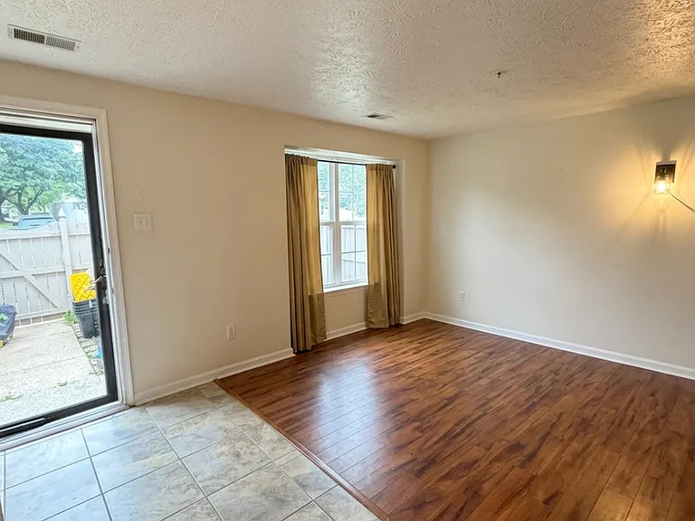 594 Cascade Way #1 — Photo 6
