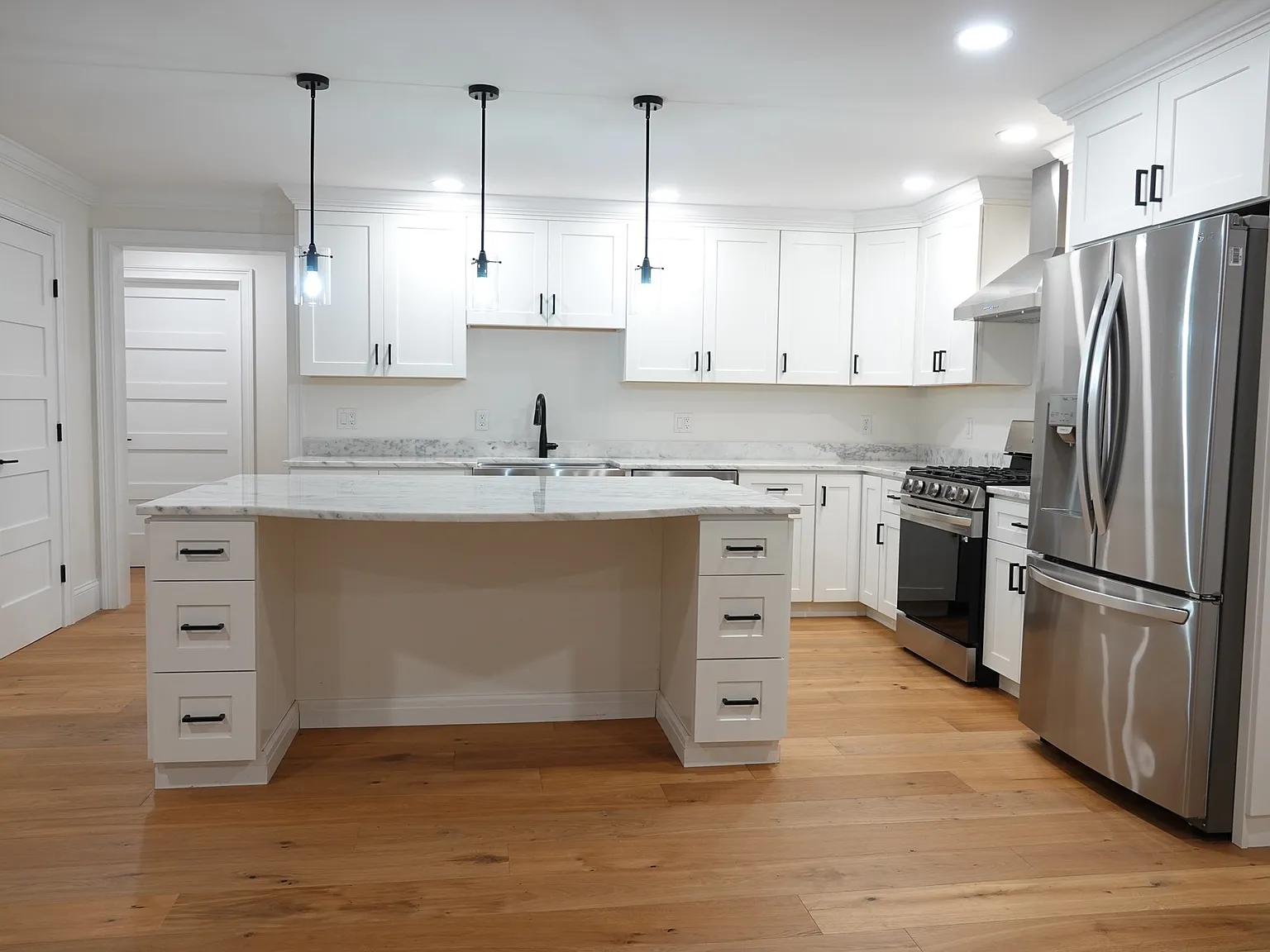 1 bed, 1.0 bath, 1500 sqft, $3,300 — Photo 3