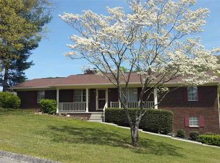 1124 Clarence Ln, Morristown, TN 37814
