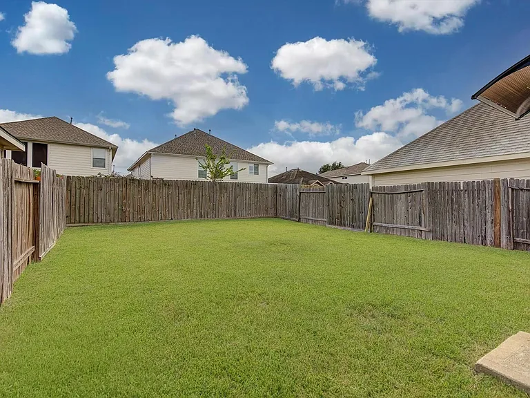 13983 Maximos Dr — Photo 33