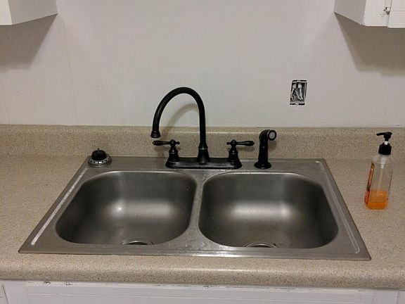 Kitchen (not cleaned yet)