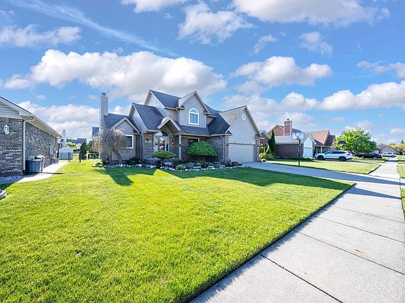 4th image of 49132 Stratford Dr