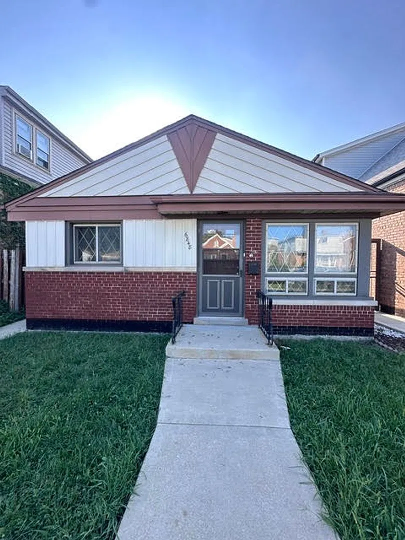 3 bedroom single family near Midway Airport — Photo 1