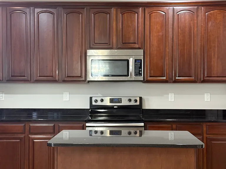 101 Silverspring Pl — Photo 14