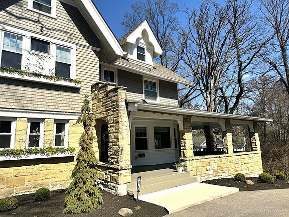 5th image of 2712 Cypress Way