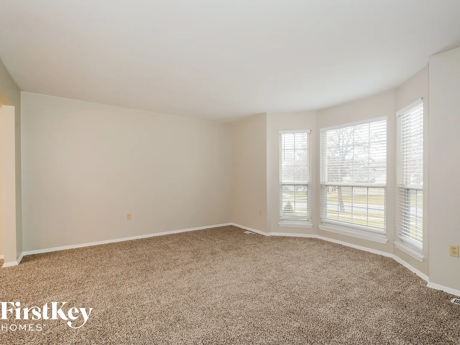 4 bed, 3.5 bath, 2858 sqft, $2,850 — Photo 2