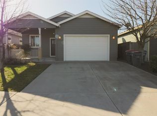 2526 Agate Mdws, White City, OR 97503