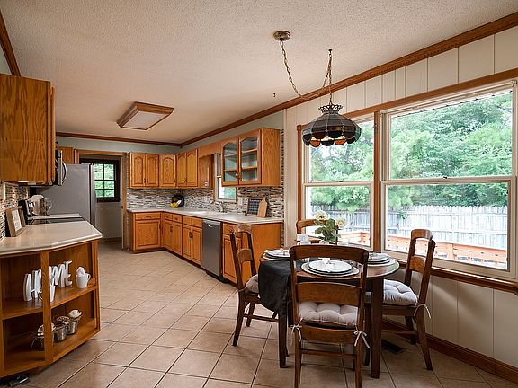 5th image of 1108 Tomahawk Cir NW