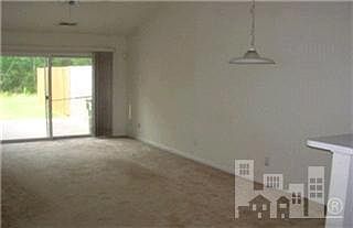 3rd image of 1527 Willoughby Park Court