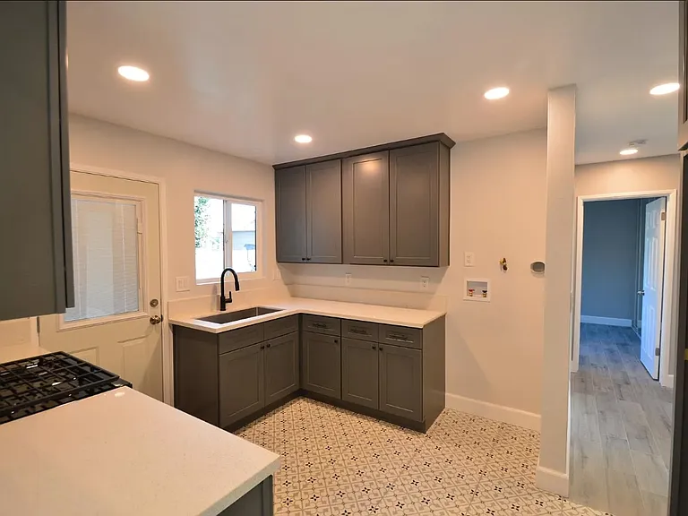5358 Howard St #5366-A — Photo 5