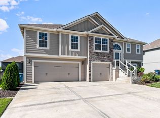 1610 Sycamore Rdg, Kearney, MO 64060